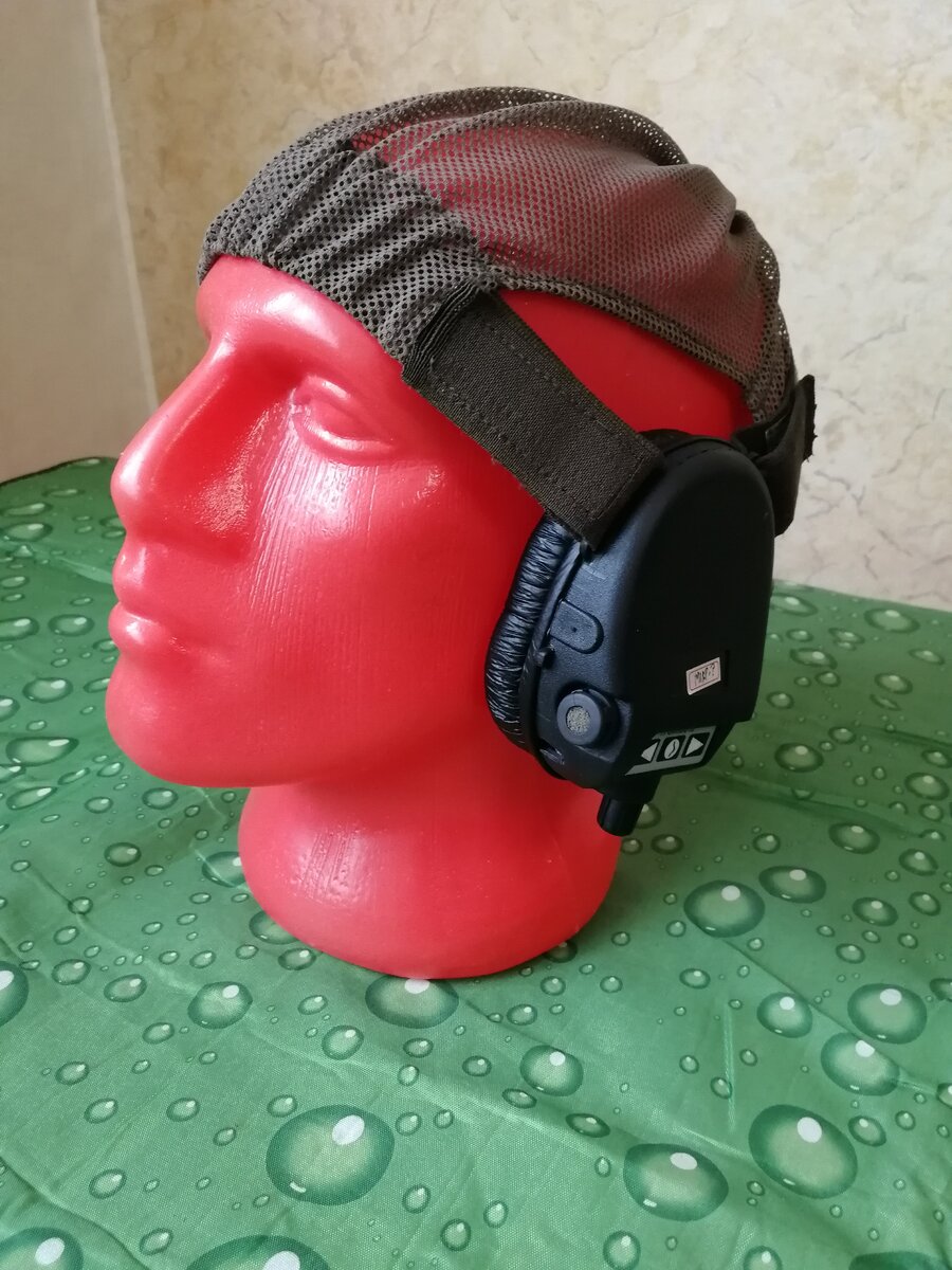 ГСШ-01. Запомнить просто - черный корпус.