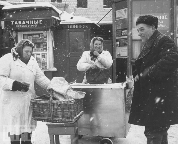 Фото (фрагмент): Карл Майданс, декабрь 1959 года