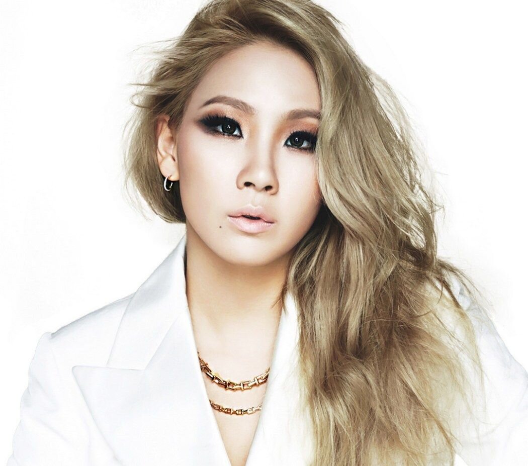 Клип  Южнокорейского  исполнителя Psy «Daddy». В песне также участвует CL (Си-эл) из гёрл-группы 2NE1. Видеоклип к песне был выложен на канал Сая на YouTube 30 ноября 2015 года.-2
