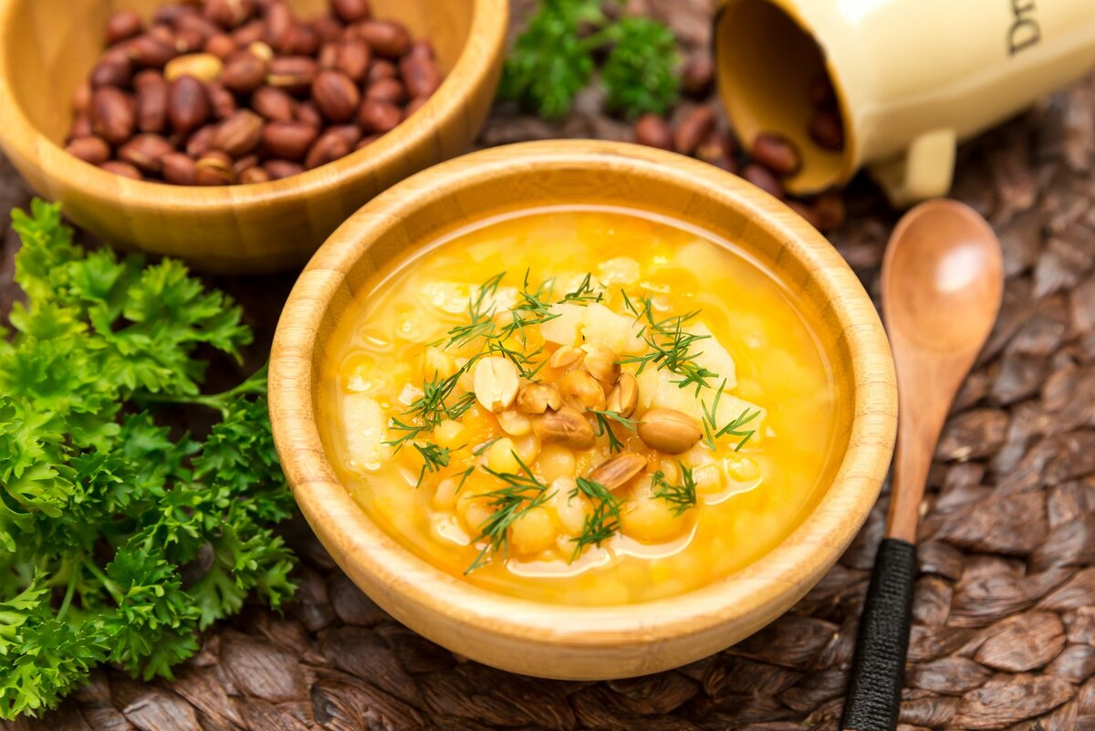 Уютный гороховый суп, пошаговый рецепт на ккал, фото, ингредиенты - уральские-газоны.рф
