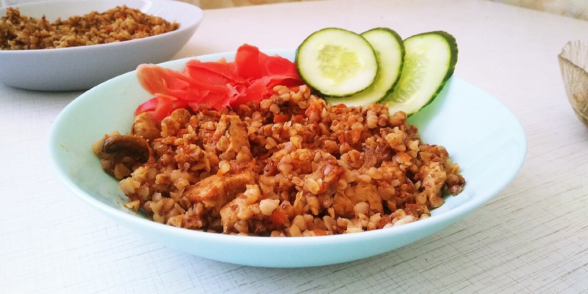 Гречка с курицей и грибами