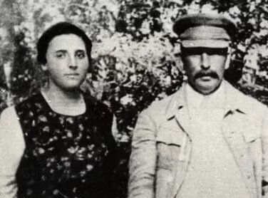 Надежда Аллилуева и Иосиф Сталин 