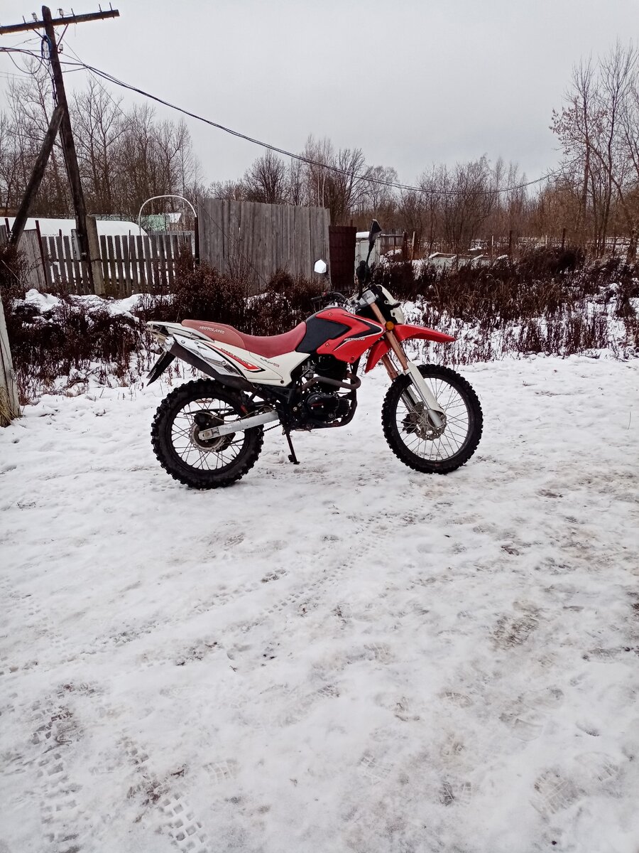 Motoland XT250, вид сбоку 