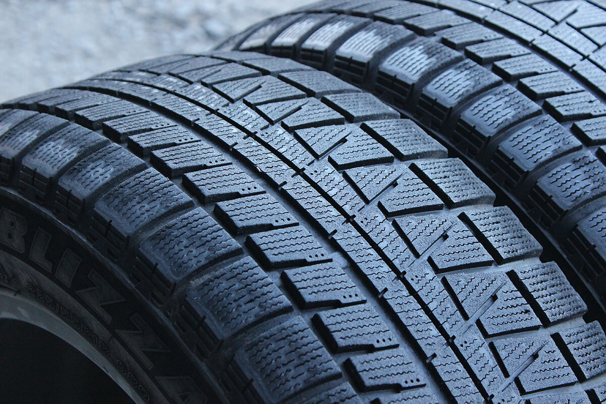 Надежные покрышки Bridgestone Blizzak Revo GZ