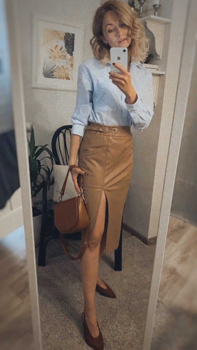 Юбка из экокожи Love Republic, рубашка Твоё, сумка Tuscany Leather, лодочки из замши H&M Premium Quality.