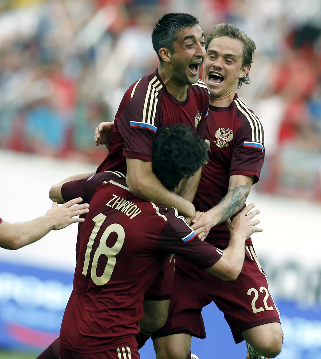 По статистике брокера "Открытие" самыми популярными у российских футболистов являются акции Магнита, Газпрома, Норникеля, МТС , ВТБ , «Сургутнефтегаза» 