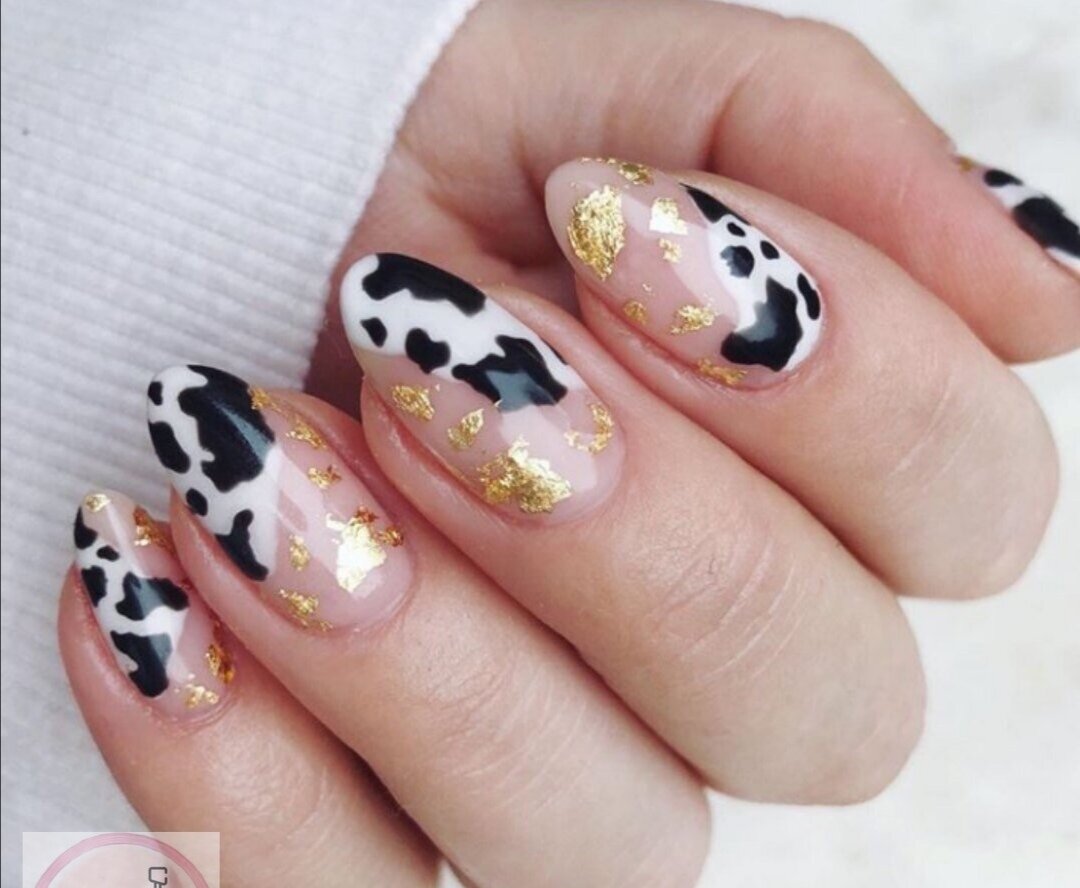 Похож на расцветку долматинца или коровки😄 в любом случае интересно смотрится, а жидкая слюда добавит сияния💥💥💥