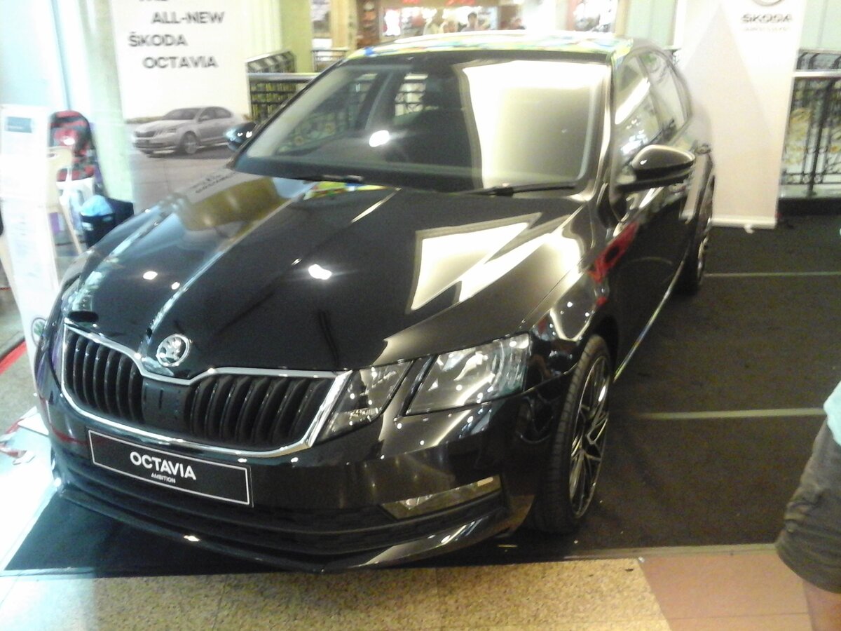 Octavia — имеет узнаваемый внешний вид, потрясающие технические характеристики и отличный интерьер