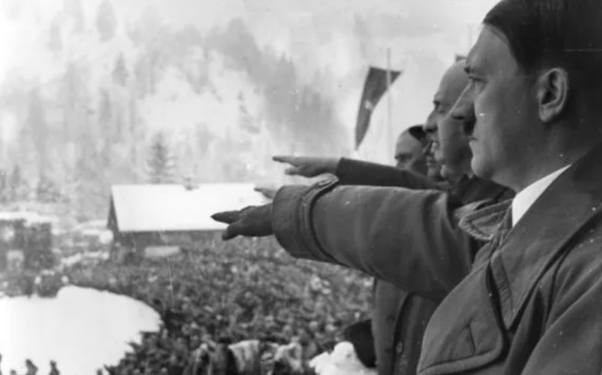 Адольф Гитлер, на церемонии открытия ЗОИ 1936