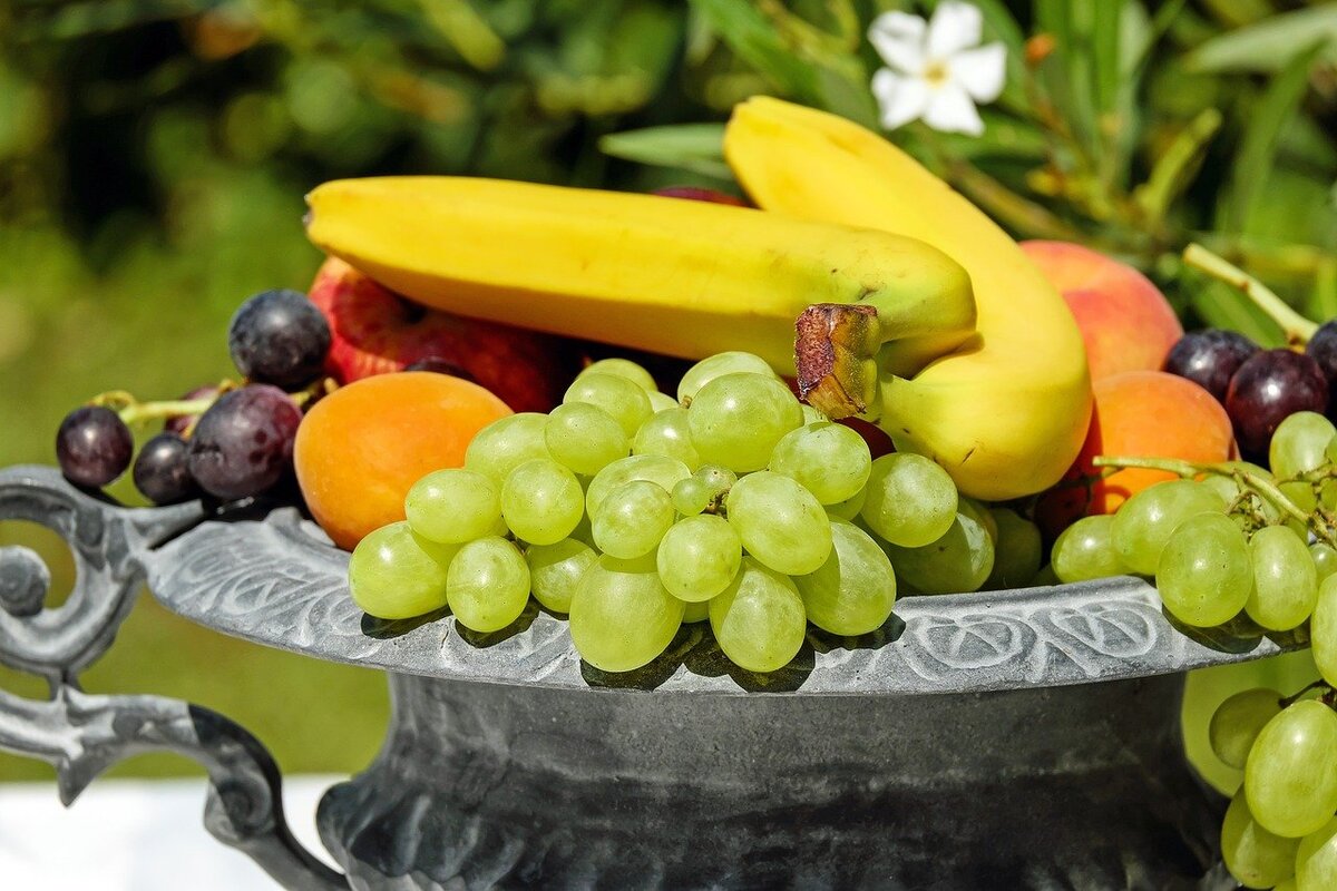 Почему нельзя есть фрукты вечером? Вредные последствия употребления фруктов поздно вечером.