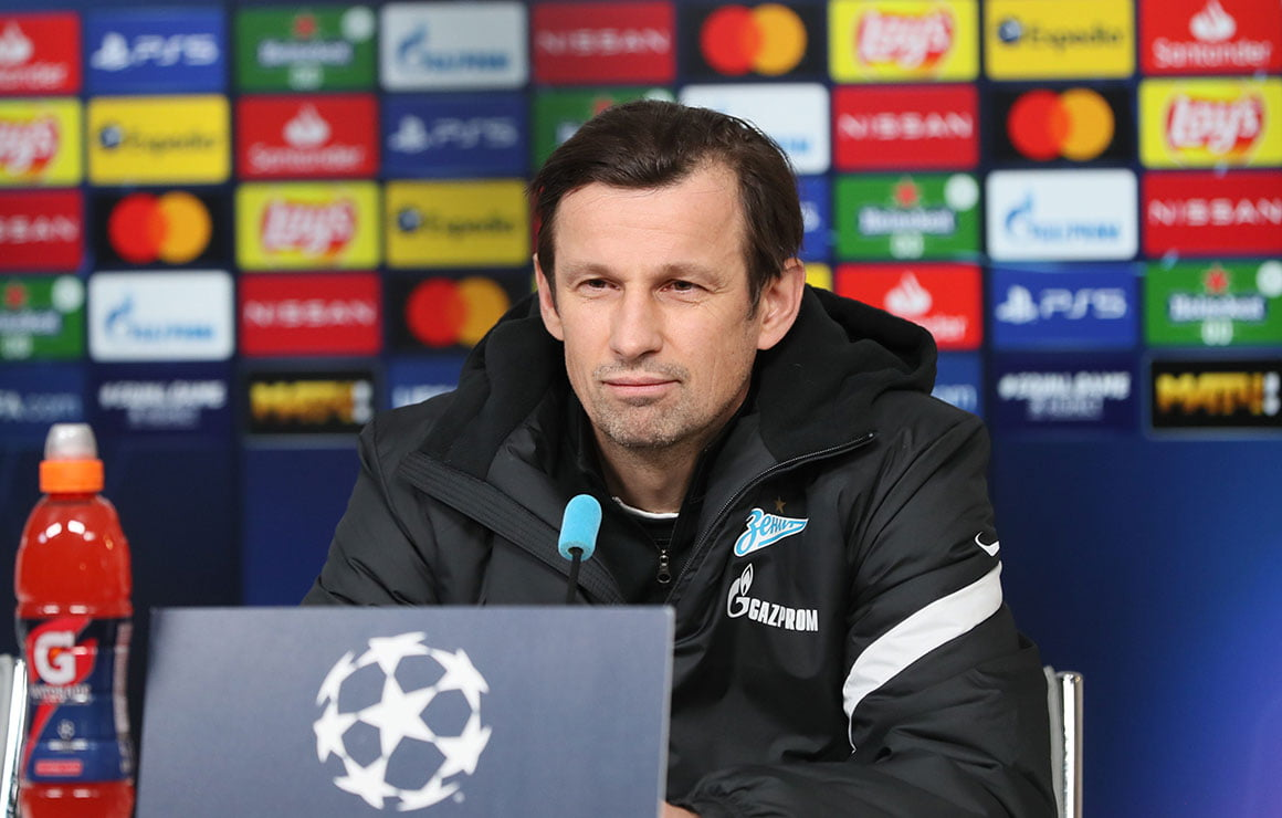 На пресс-конференции Семак выглядел довольно (фото: Вячеслав Евдокимов)