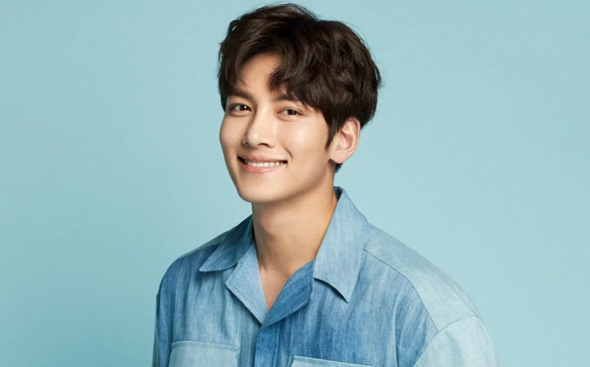 Ji Chang Wook. Корейский актер Чжи Чан УК. Чжи Чан УК 2021. Чжи Чан УК улыбка.