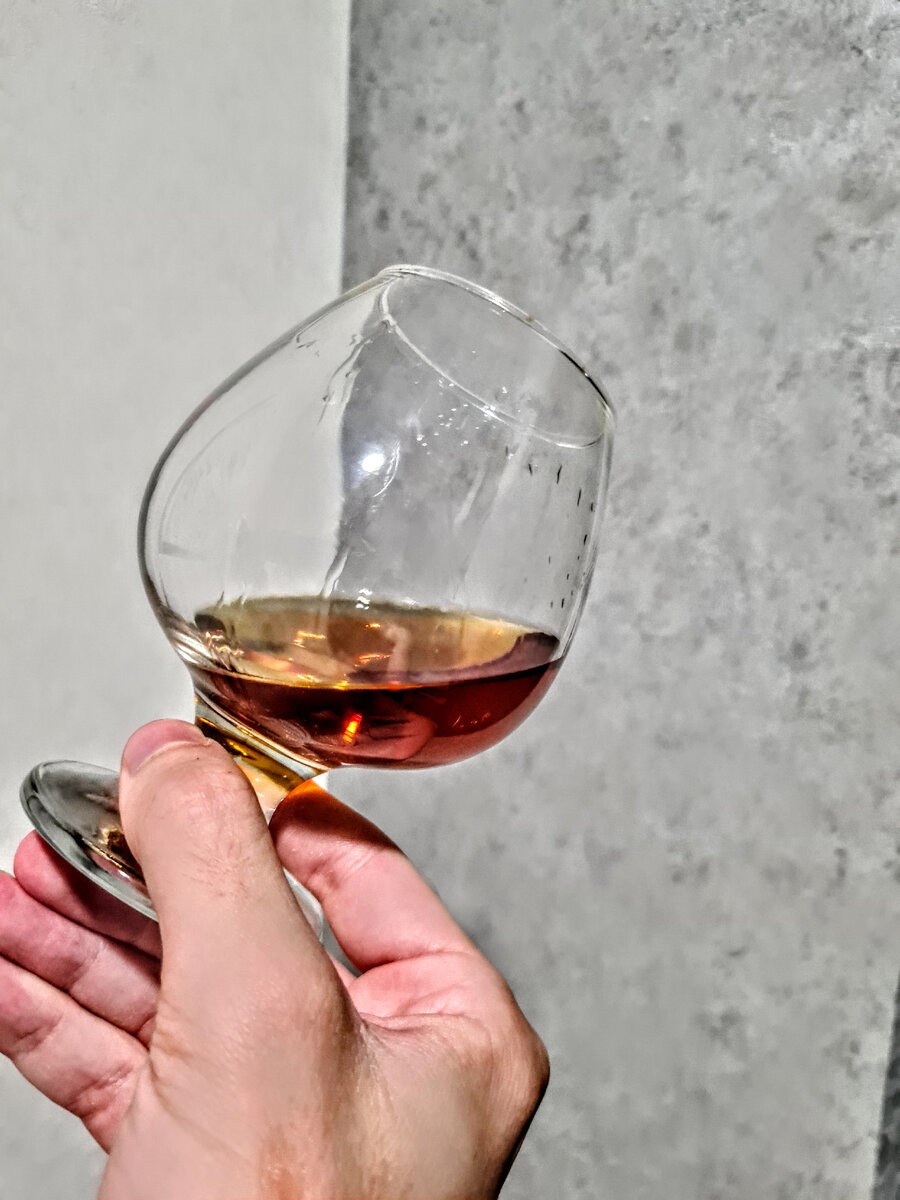 Говорят, что это один из лучших коньяков в своей категории! Пробуем ...