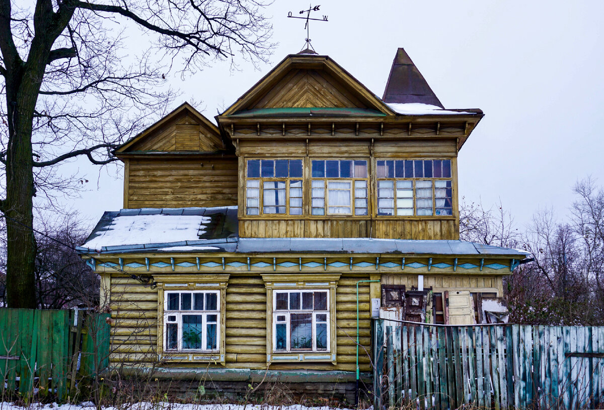 дом вики цыгановой в подмосковье фото. усадебный дом литвиново. улица москворецкая коломна. полуразрушенные деревни подмосковья. коломна водовозный переулок.