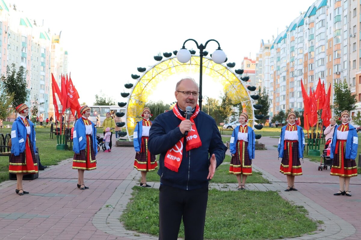 Картинка поем всем двором