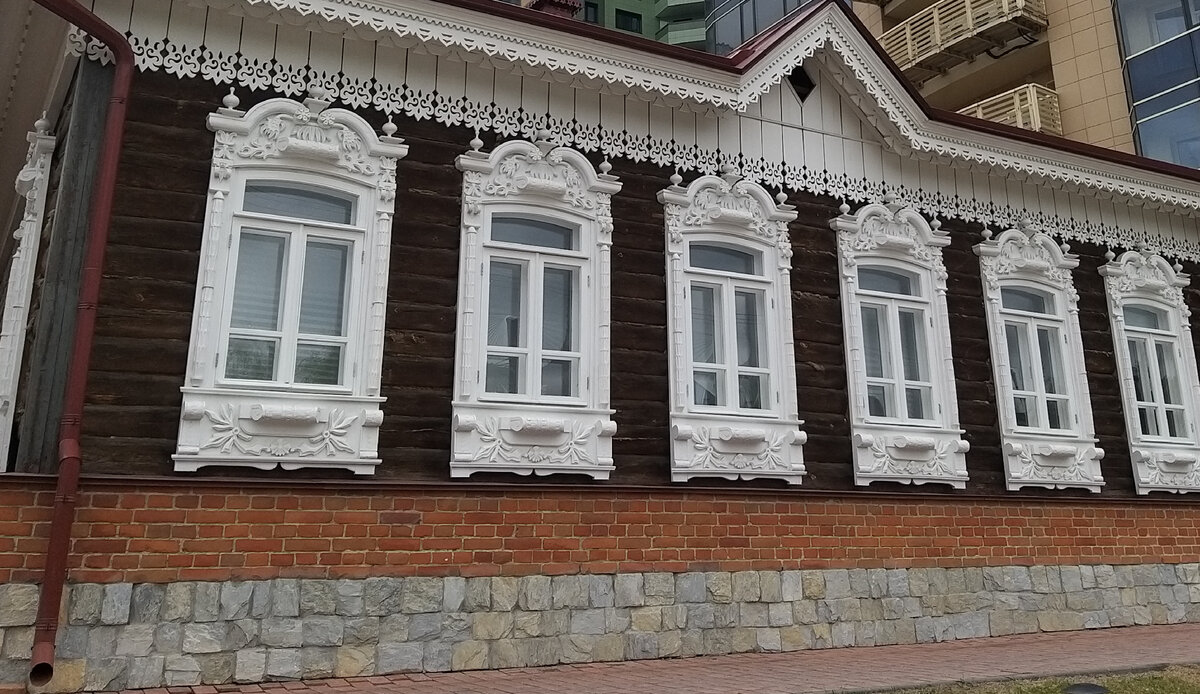 Старый дом, построенный в XIX в, фото автора
