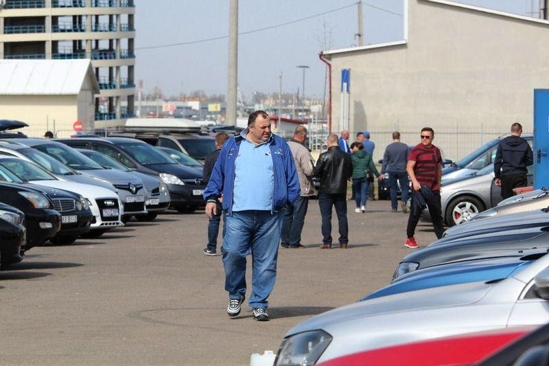 Поиск в интернете удобнее и проще по сравнению с личным посещением авторынка