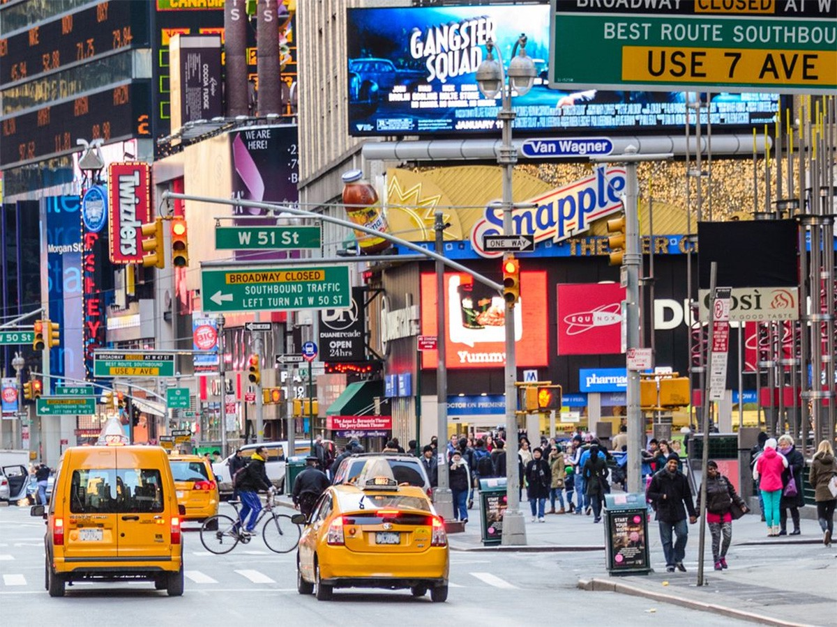 Американский Уолл-Стрит - образец "визуального передоза".