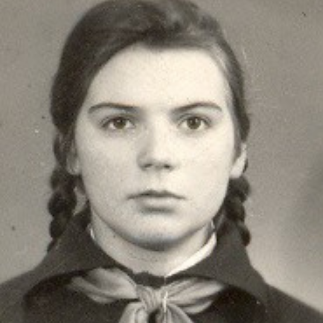 Молодая пионерка. Девушка пионер. Портрет пионерки. Молодая пионерка. Открытка пионерка всем ребятам примерка.