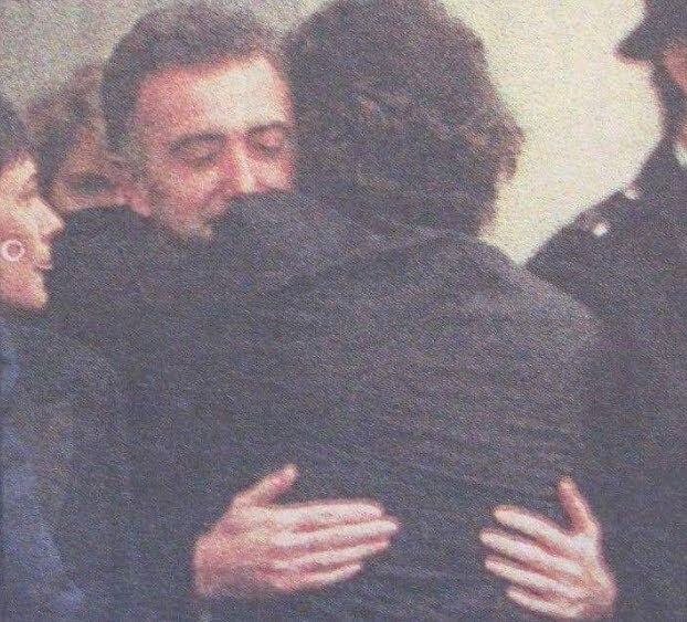 Джон Дикон на похоронах Фредди Меркьюри