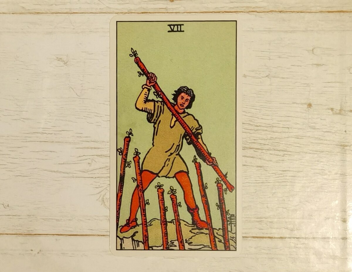 Аркан "7 Жезлов". "Таро Райдера-Уэйта".