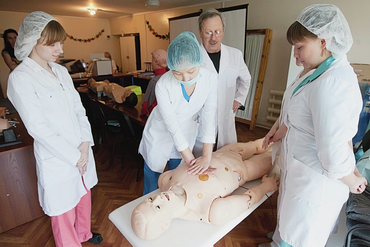Обучение студентов кафедры анестезиологии и реаниматологии, Томск, Россия. Фото: Яков Андреев/РИА "Новости"