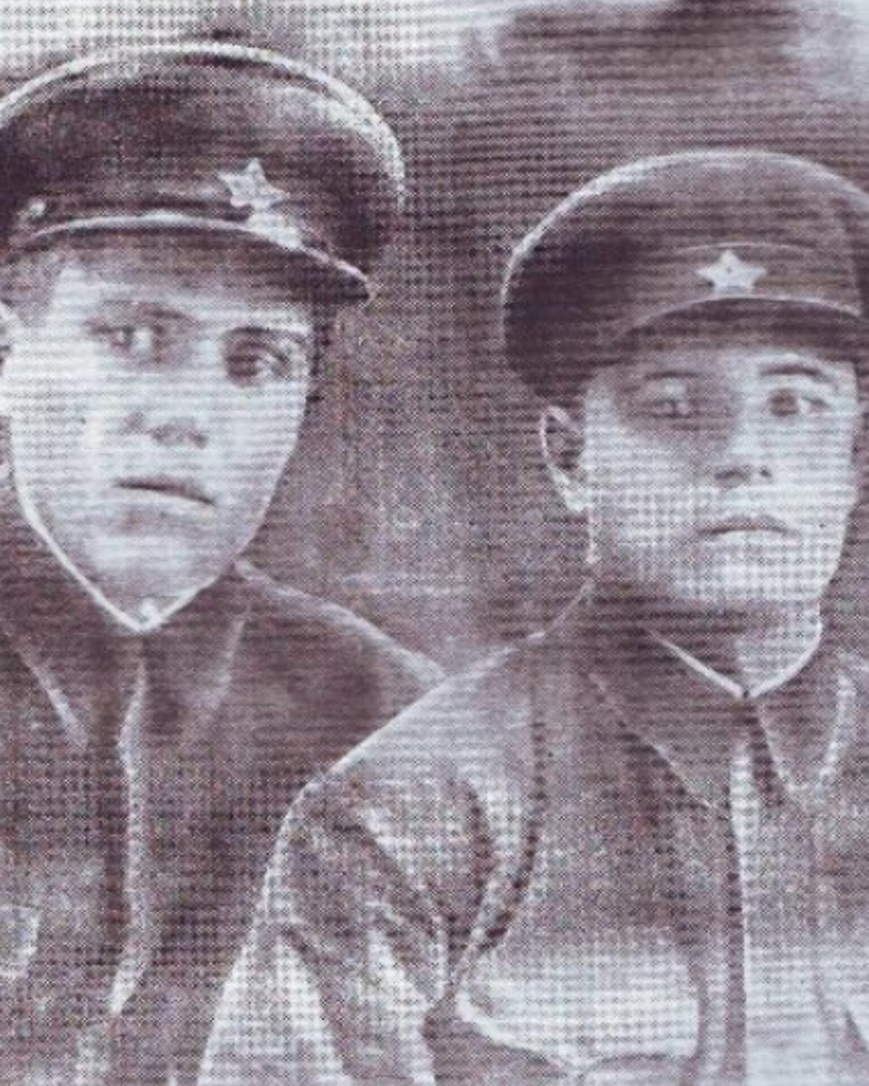 Антон Буюклы с товарищем, 1937-й год. Фото из открытых источников