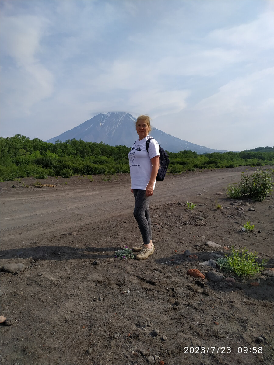 На фоне Корякского вулкана