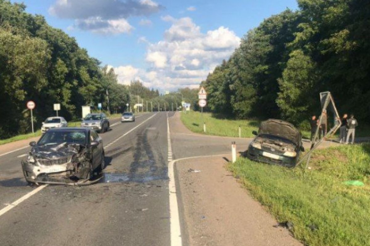    Грудничок и подросток пострадали в ДТП на трассе А-120 под Гатчиной