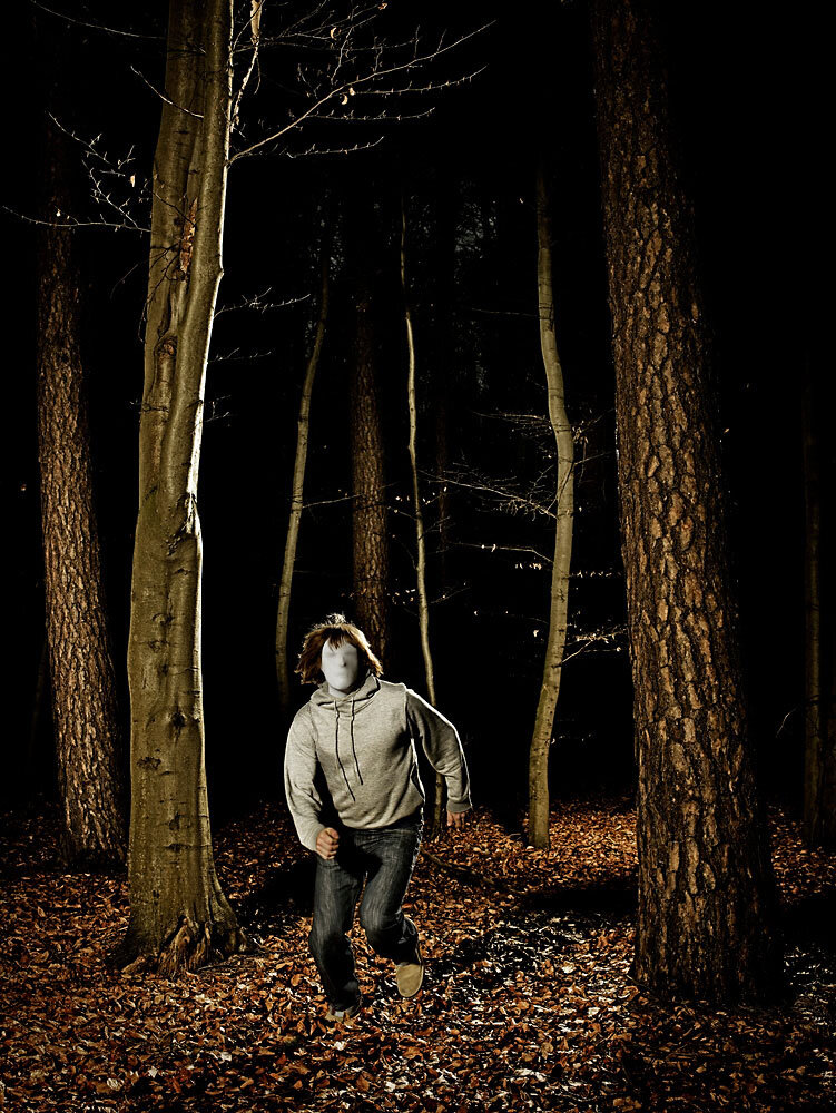 Фотосессия с тканью на природе. Природа сегодня. В лесу полно белых. Березовый лес. Двое в лесу.