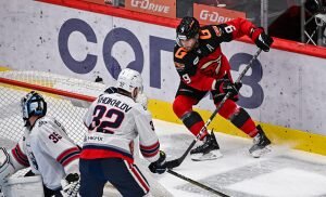    Фото: официальный сайт ХК «Авангард» Константин Бухтатов