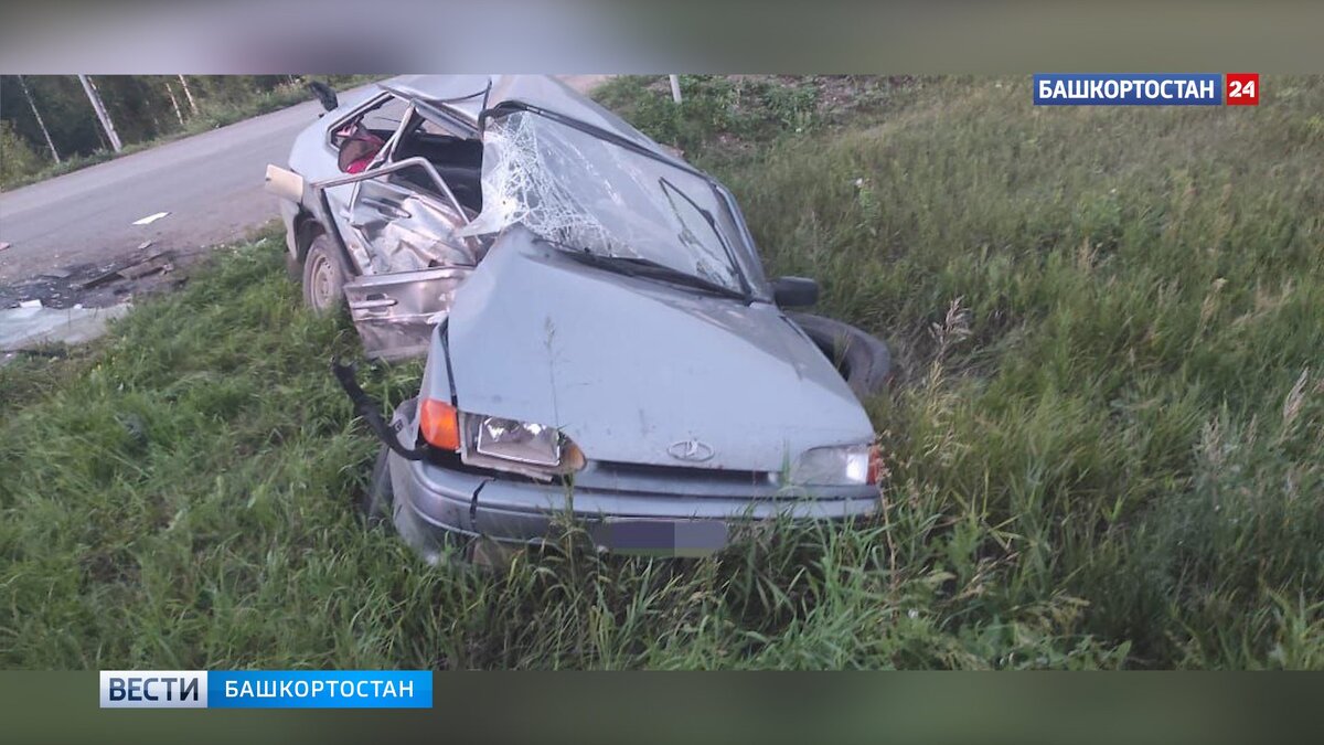    Два человека погибли, еще один госпитализирован после ДТП с участием грузового фургона и “четырнадцатой” в Башкирии