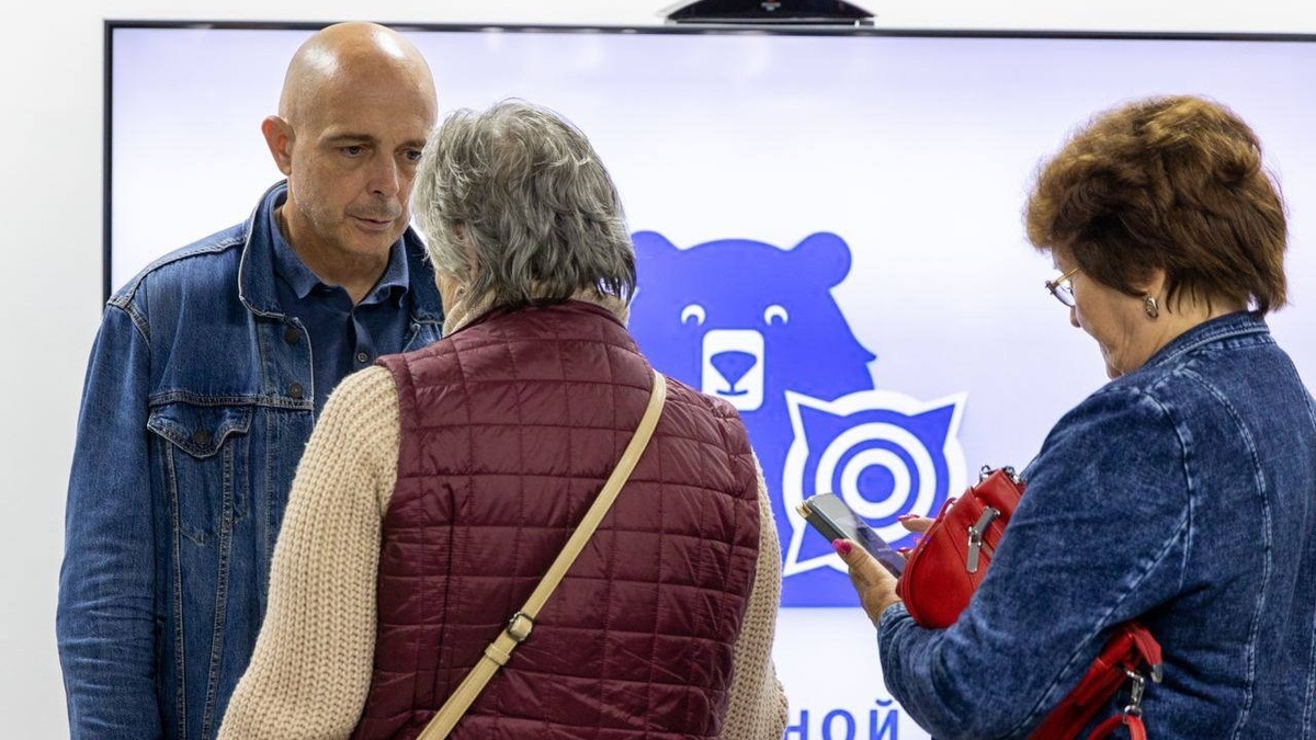     Депутат Госдумы от Хакасии Сергей Сокол провел открытую встречу с жителями, на которую ранее приглашал через социальные сети