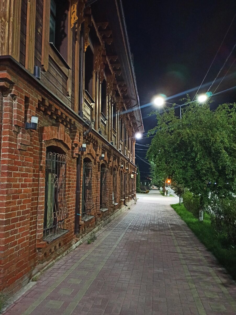 Моё фото. Ул.Советская. офисный центр. 