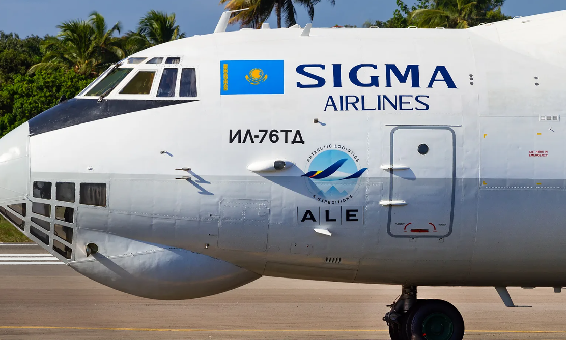 Самолет ту 134б. Ту-160 № "17 красный", rf-94110. Аэробус а320. Як-9 нормандия-неман. Самолет 3 буквы.