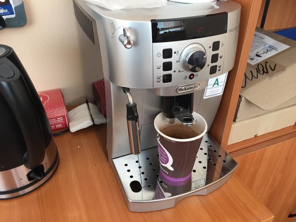 Не оправдывающая ожидания кофемашина DeLonghi Magnifica S