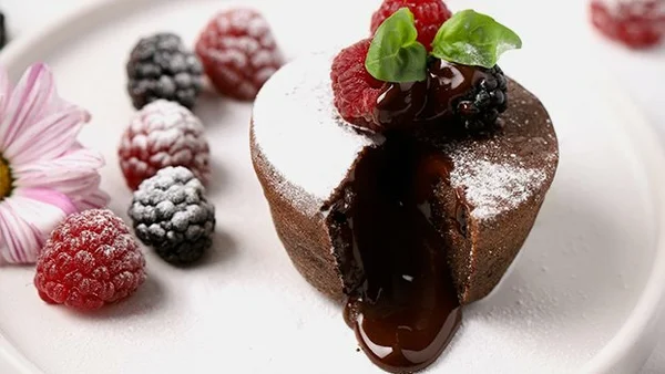 Шоколадный фондан: удивительный десерт с жидким центром