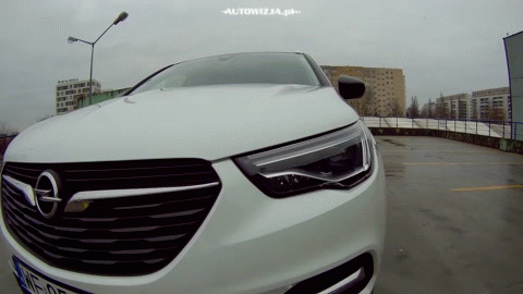 Почему я считаю что это лучший вариант? Во-первых вам не нужно менять масло в редукторе, муфте и прочих составляющих обычной полноприводной трансмиссии. Во-вторых это огромный шаг к экономичности и экологичности, расход составляет всего 2.2 литра,  а динамика до первой сотни 6.5 секунды.