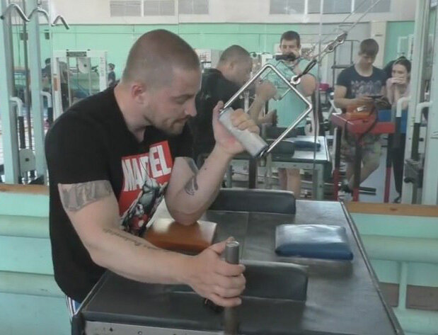 Павел Дербеденев армрестлинг