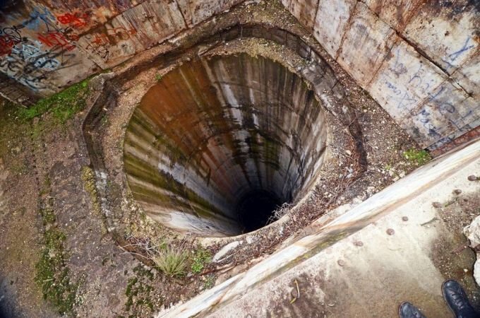  Дымовые трубы "Объекта "Крот". Фото: sevastopol.krymok.ru.