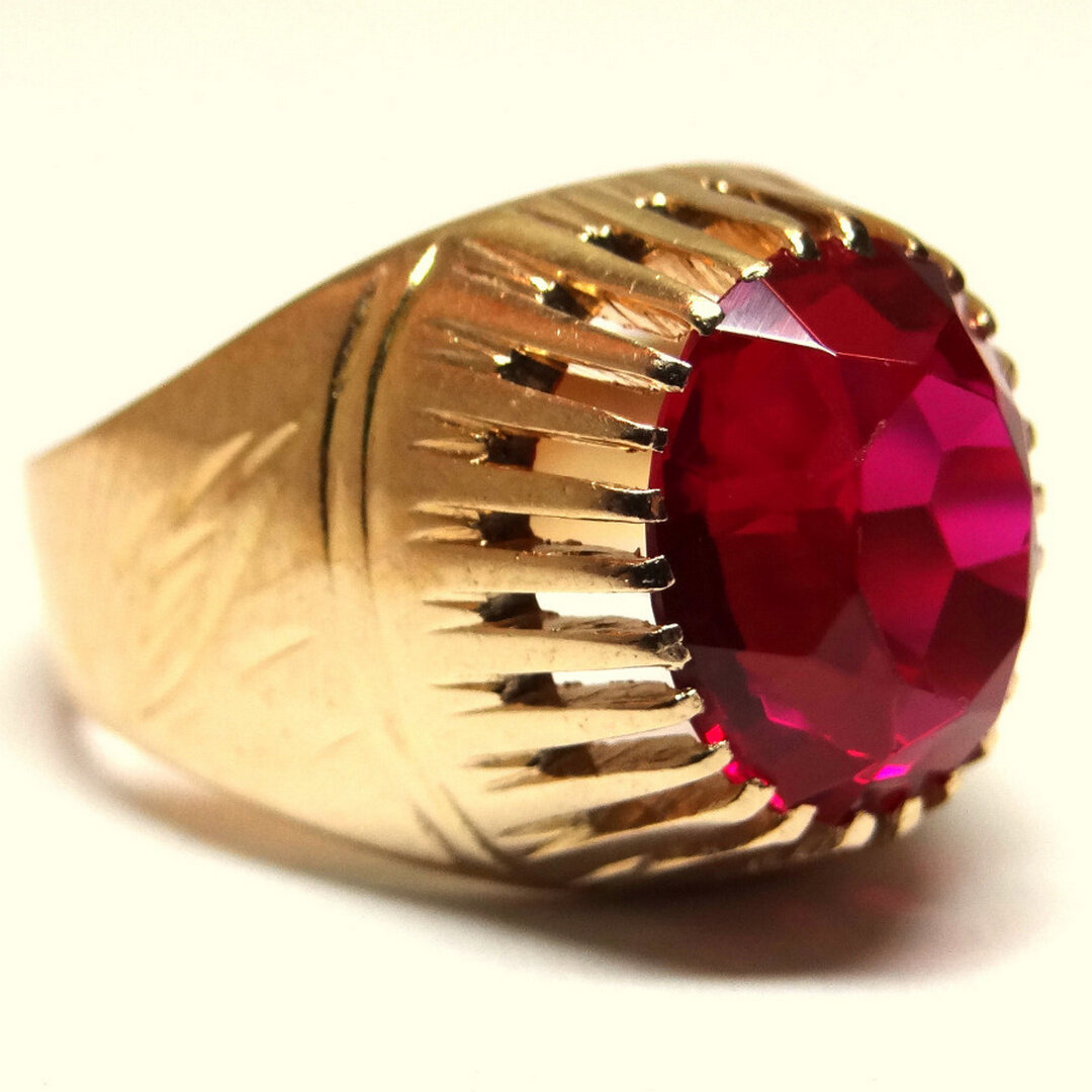 Золотое кольцо с рубином 583 пробы