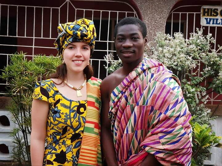 Мы в традиционных ганских нарядах. 