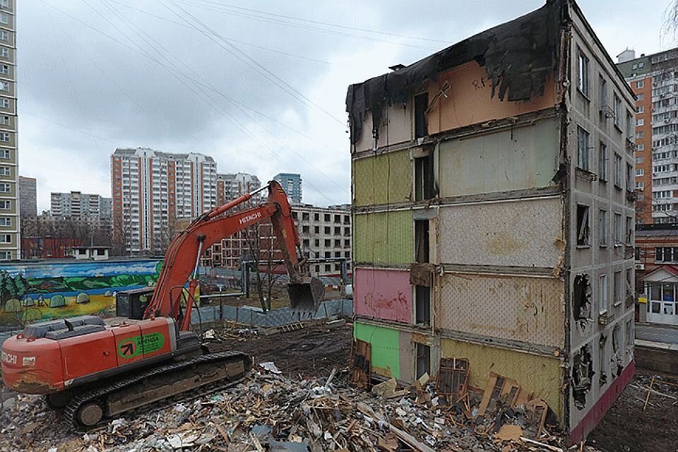 Какие дома снесут. Реновация хрущёвки в Москве. Снесенные пятиэтажки в Москве. Хрущевка реновация в Москве. Хрущевки сносят.