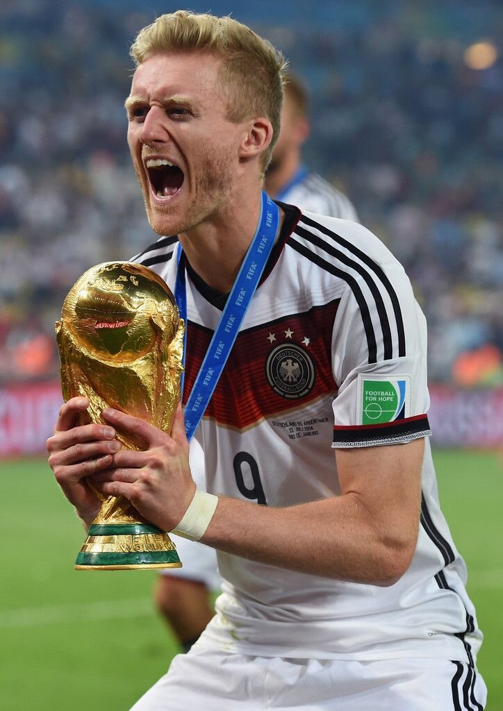 2014. Шюррле исполнил мечту миллионов мальчишек - стал чемпионом Мира.