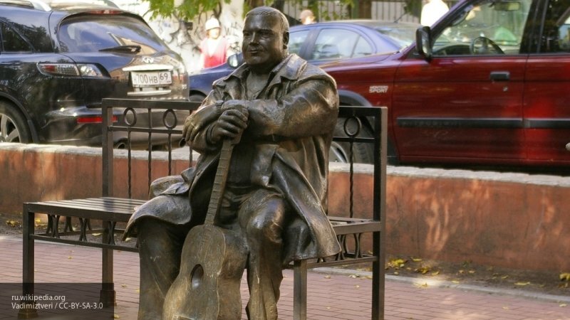 Wikipedia — памятник Михаилу Кругу в Твери