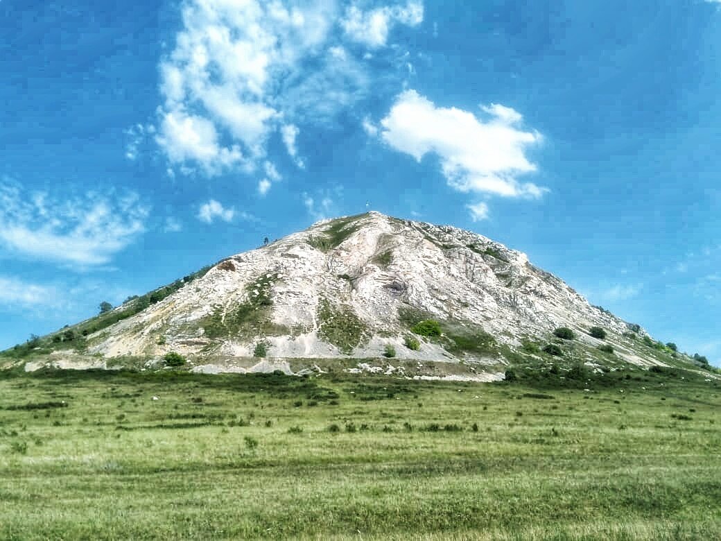 Шиханы торатау юрактау и куштау. Шихан Юрактау. Шихан Юрактау Башкирия. Торатау Шихан Юрты. Гора Юрактау Стерлитамак.