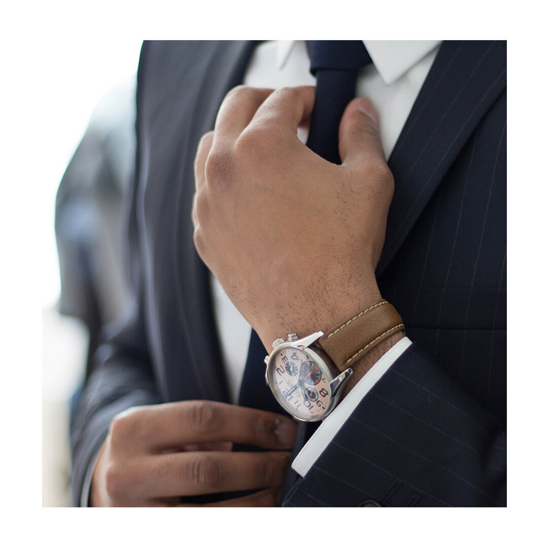 Образы, замыслы, концепции, идеи в процессе творческой деятельности человека приобретают форму и становятся материальными. Именно в этот момент и рождается авторское право. 😌 ⠀
Иными словами, мысли и идеи становятся объектами авторского права, когда их можно увидеть, услышать, почувствовать. Это может быть:
✅Литературное произведение;
✅Сценарий;
✅Музыкальное произведение;
✅Картина или скульптура;
✅Здание или только его чертежи;
✅База данных и компьютерная программа и т.д.