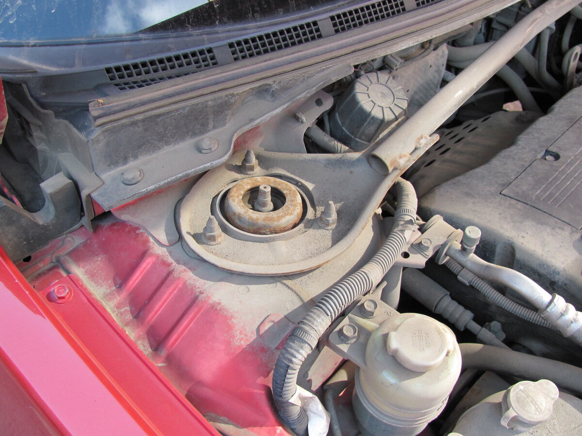 крепление распорки на правой стойке