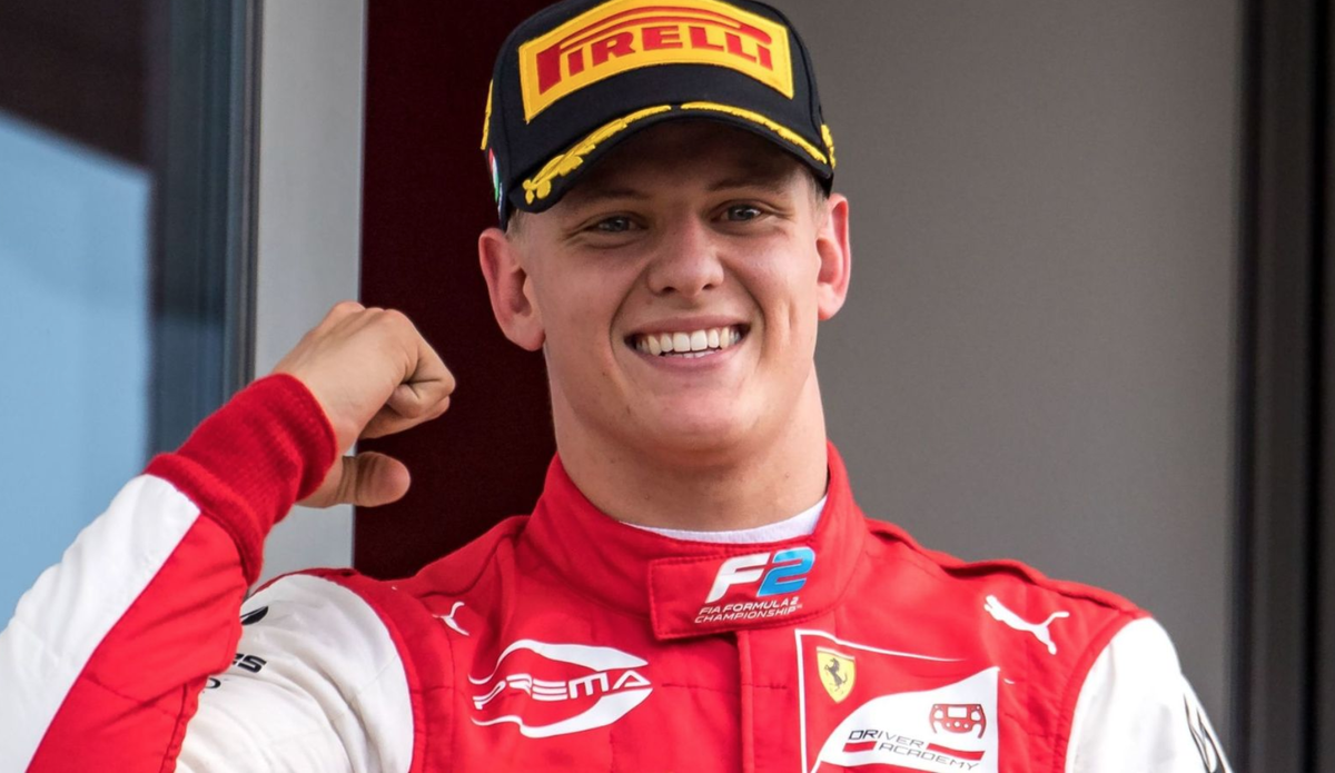 Красную форму Мик уже примерил. Пока в качестве слушателя академии Ferrari...