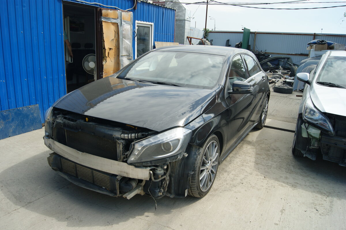 Mercedes-Benz A180 AMG 2013 года выпуска.